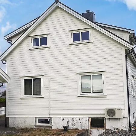 4 Person In Borhaug, Cleaning Included Feriehus